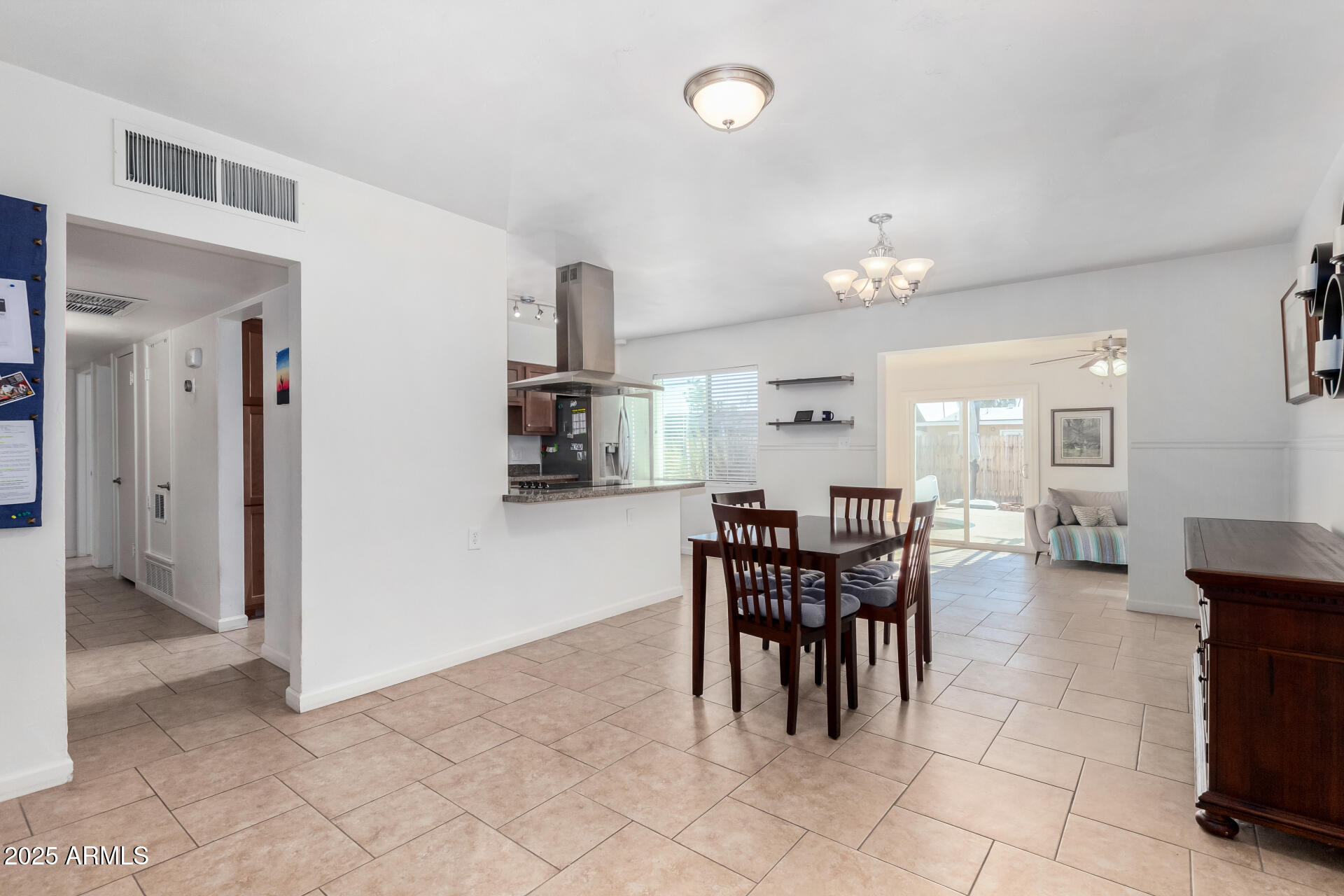 481 West Ivanhoe Place Chandler, AZ 85225 - Photo 4 of 30 Dining Room