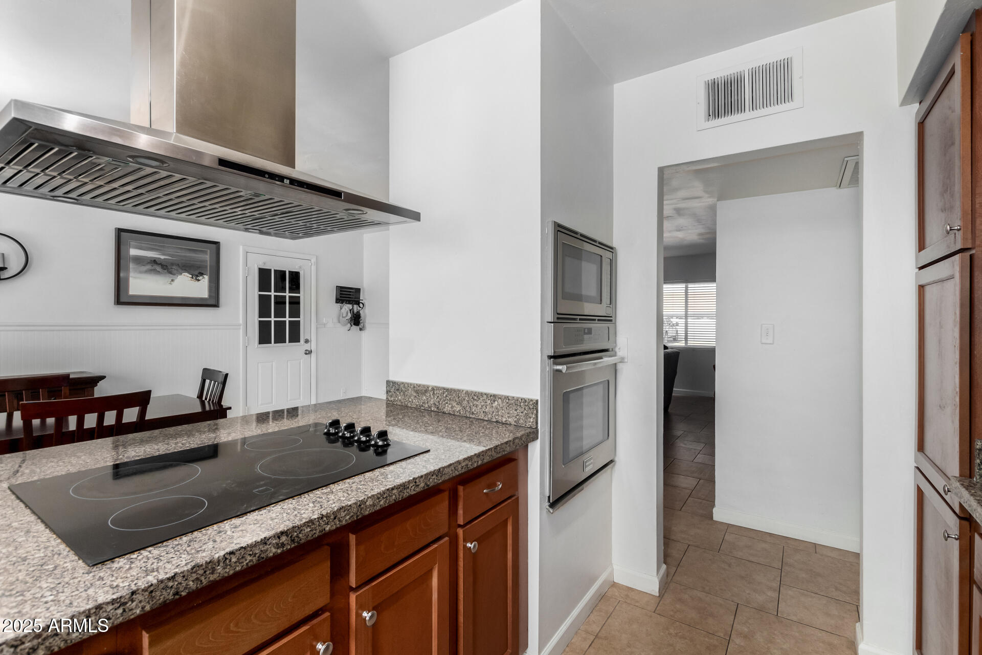 481 West Ivanhoe Place Chandler, AZ 85225 - Photo 8 of 30 Kitchen