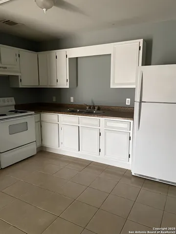 $900 | 7627 Windsor Oaks, San Antonio, TX 78239