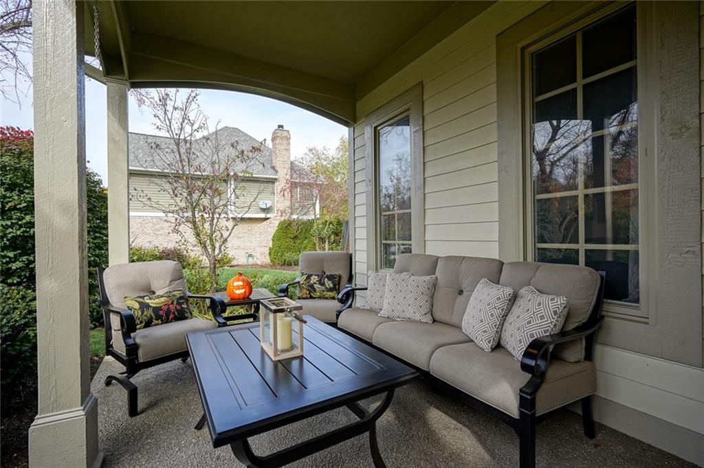 10247 Bent Tree Lane Fishers, IN 46037 - Photo 4 of 56 Gallery Image 4