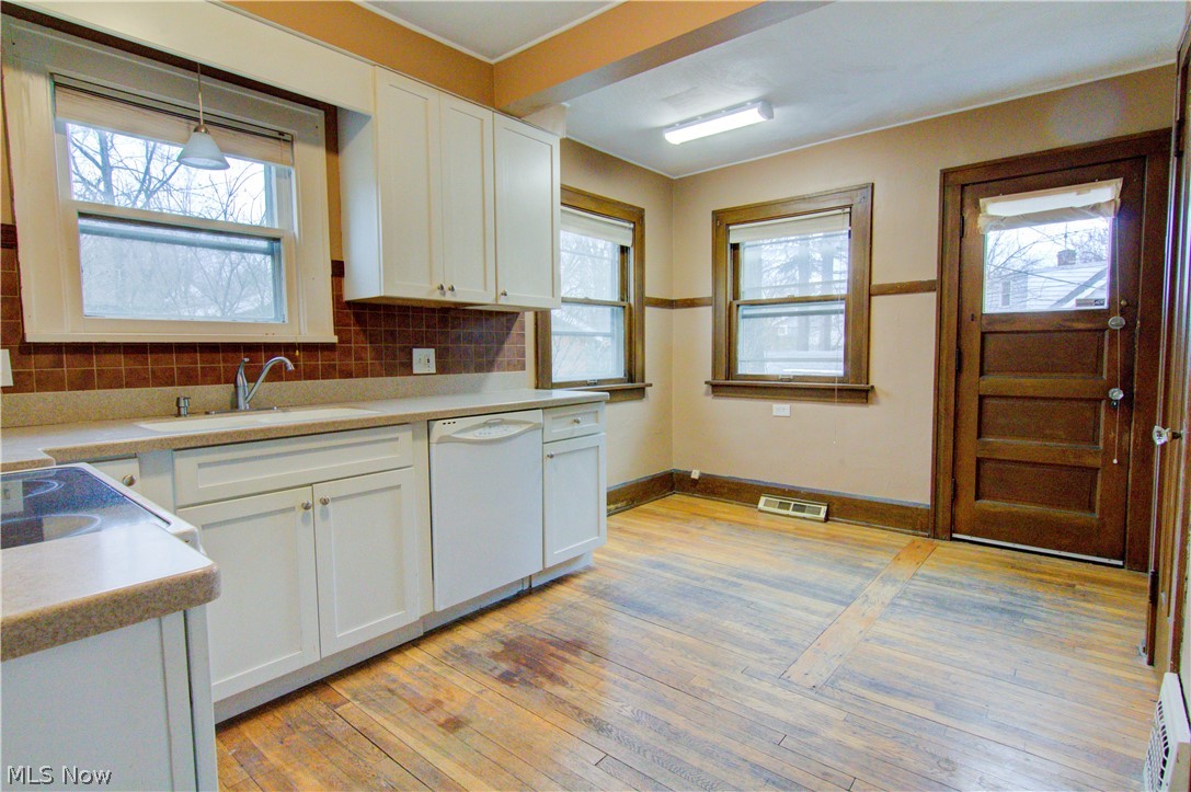 4001 Elmwood Road Cleveland, OH 44121 - Photo 9 of 20