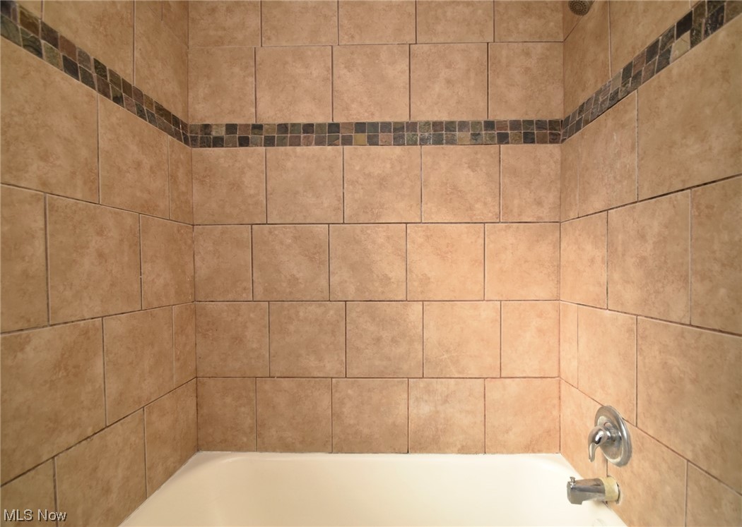 4072 Wilmington Road Cleveland, OH 44121 - Photo 20 of 37