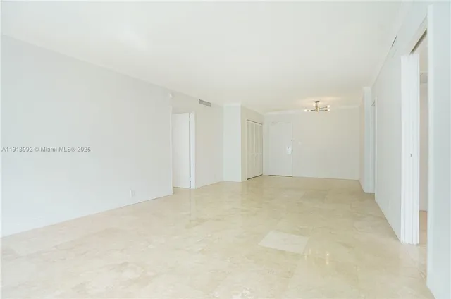 $4,350 | 5101 Collins Avenue, Unit 14R, Miami Beach, FL 33140