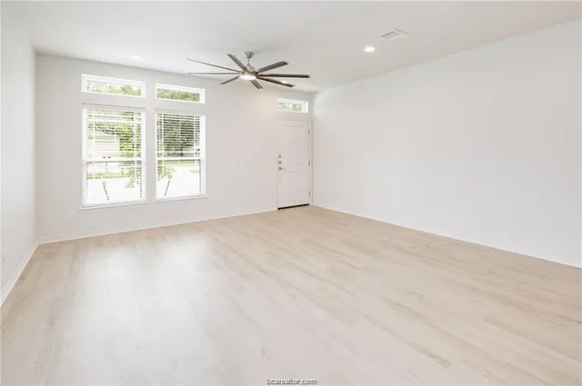 $800 | 613 Highlands Street, College Station, TX 77840