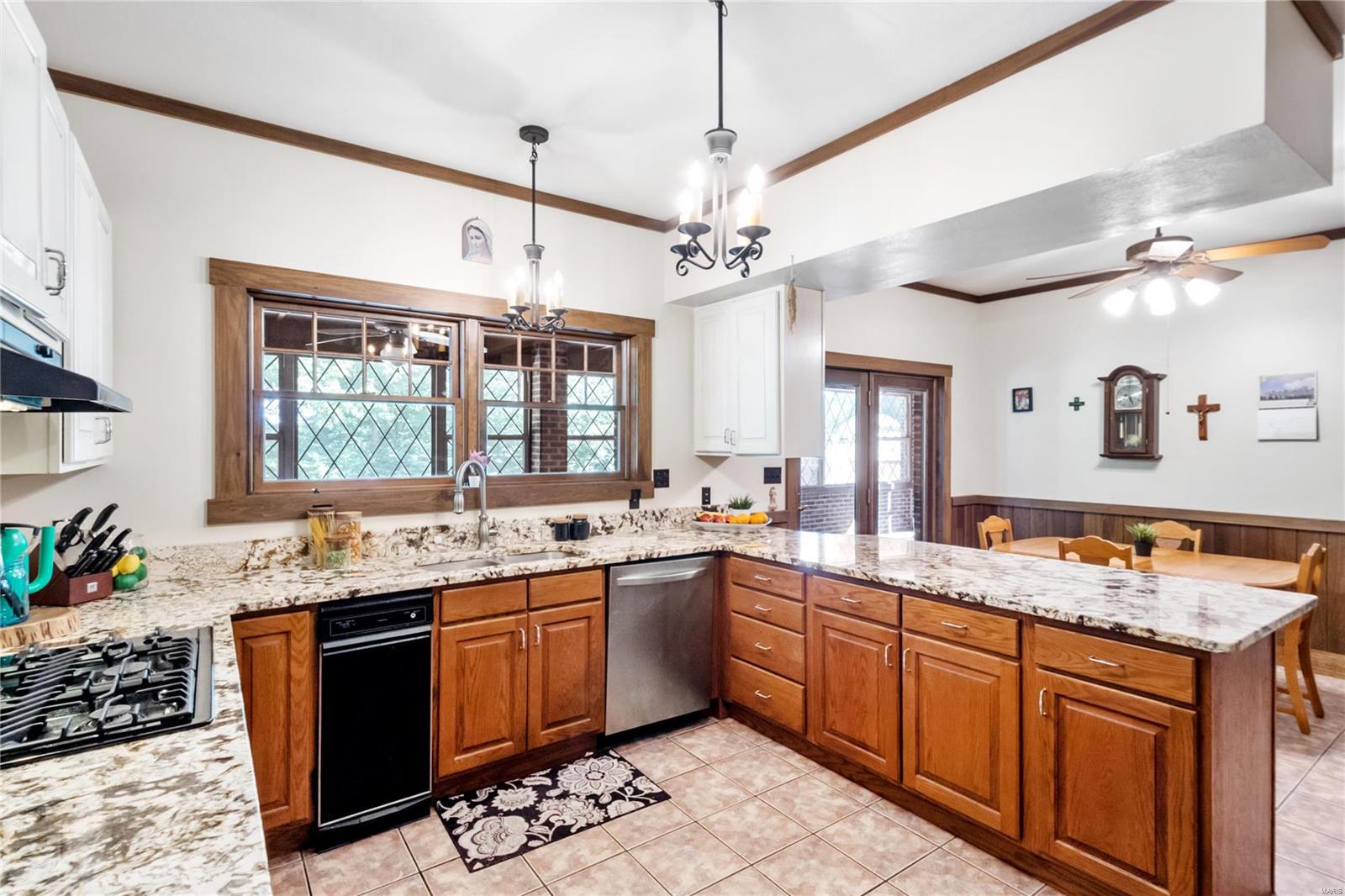 1085 Meadowsong Road Lebanon, IL 62254 - Photo 8 of 47