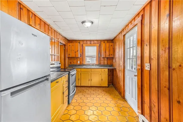 $399,000 | 34 Steere Avenue, North Providence, RI 02911