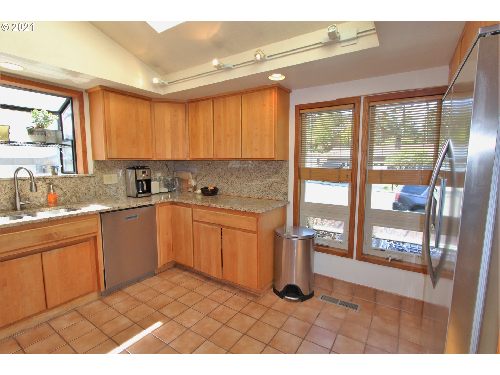 1820 Lincoln Road Coos Bay, OR 97420 - Photo 7 of 19 Gallery Image 7