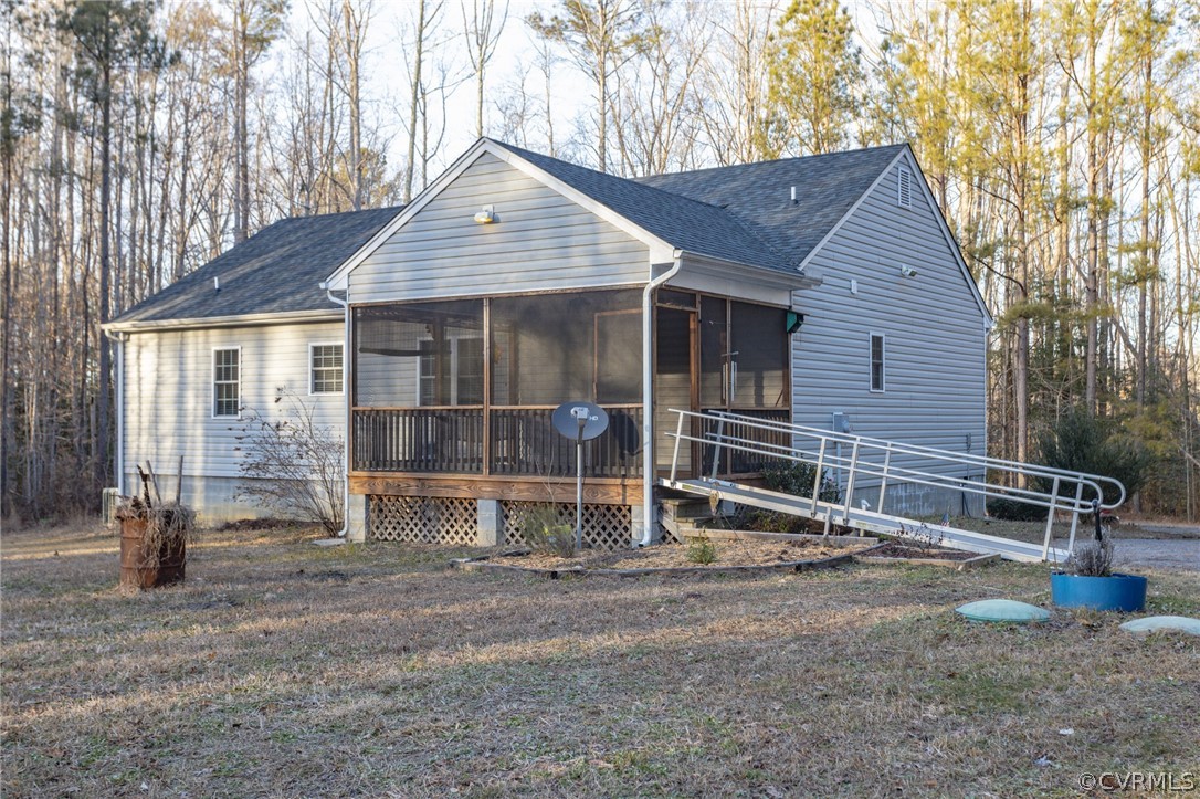 9535 Holdsworth Road Disputanta, VA 23842 - Photo 5 of 31 Gallery Image 5