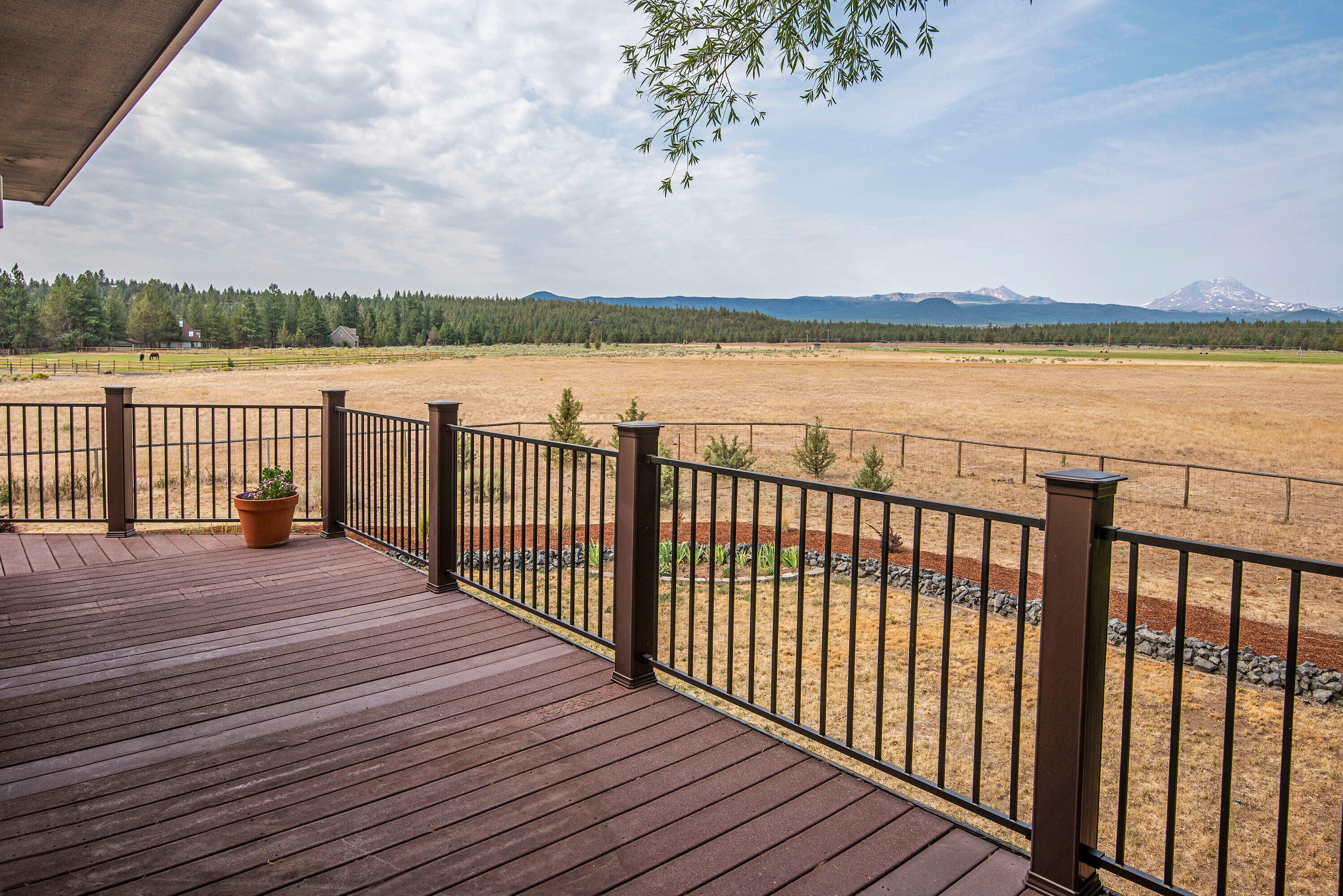 16825 Varco Road Bend, OR 97703 - Photo 5 of 56 4