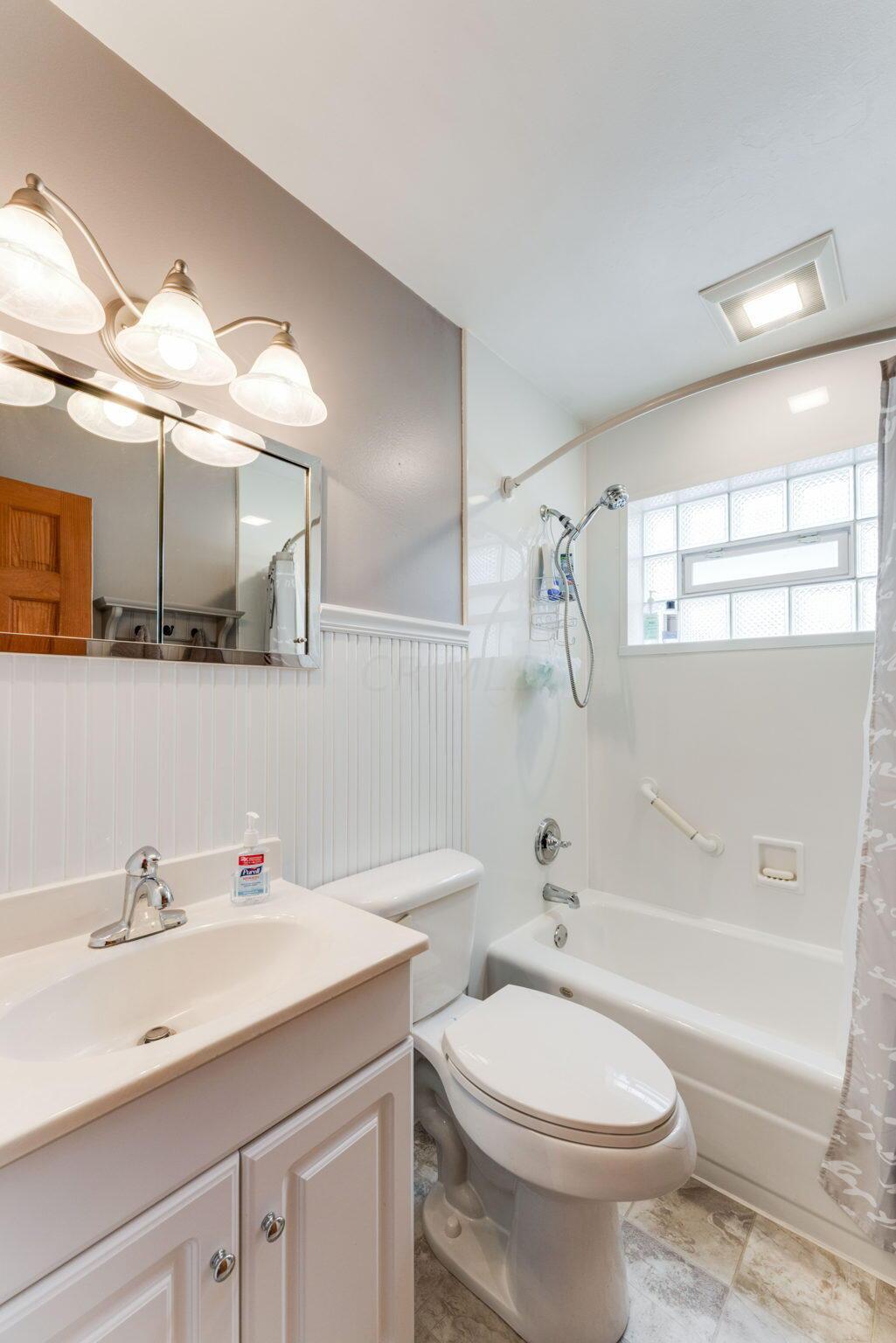 1735 Shady Lane Road Columbus, OH 43227 - Photo 37 of 48 Bathroom