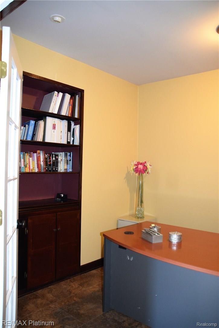 270 North Kane Road Webberville, MI 48892 - Photo 28 of 51 office.jpg