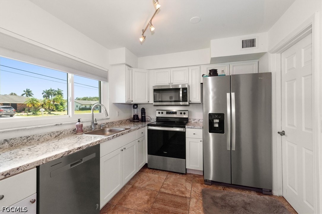 190 Brooks Road North Fort Myers, FL 33917 - Photo 10 of 30