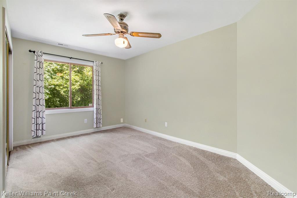 2351 Rochelle Park Drive Rochester Hills, MI 48309 - Photo 12 of 20