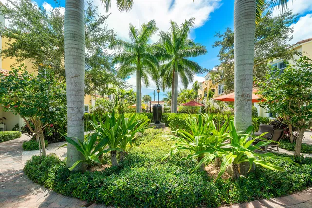 $725,000 | 3620 South Dixie Highway, Unit 240, West Palm Beach, FL 33405