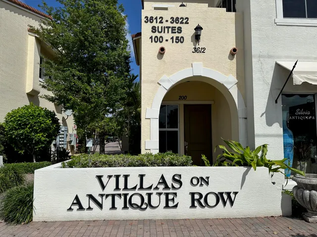 $725,000 | 3620 South Dixie Highway, Unit 240, West Palm Beach, FL 33405