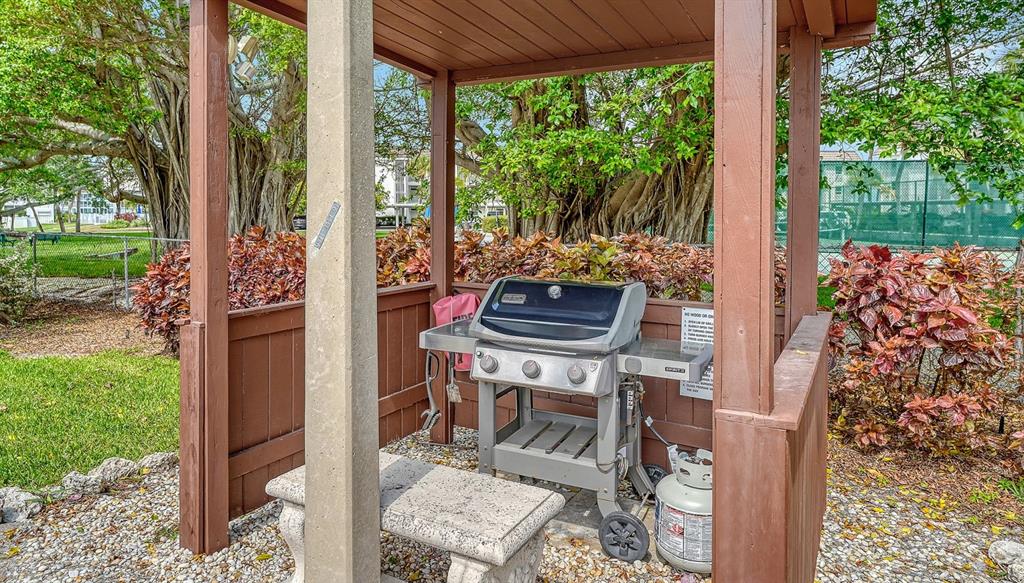 605 Sutton Place, Unit 201 Longboat Key, FL 34228 - Photo 31 of 46