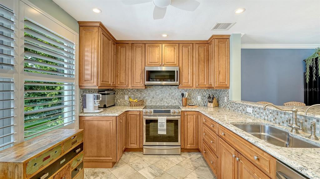 605 Sutton Place, Unit 201 Longboat Key, FL 34228 - Photo 8 of 46