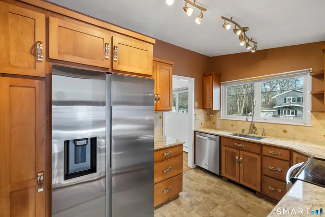 $750,000 | 41 Briarwood Drive, Old Saybrook, CT 06475