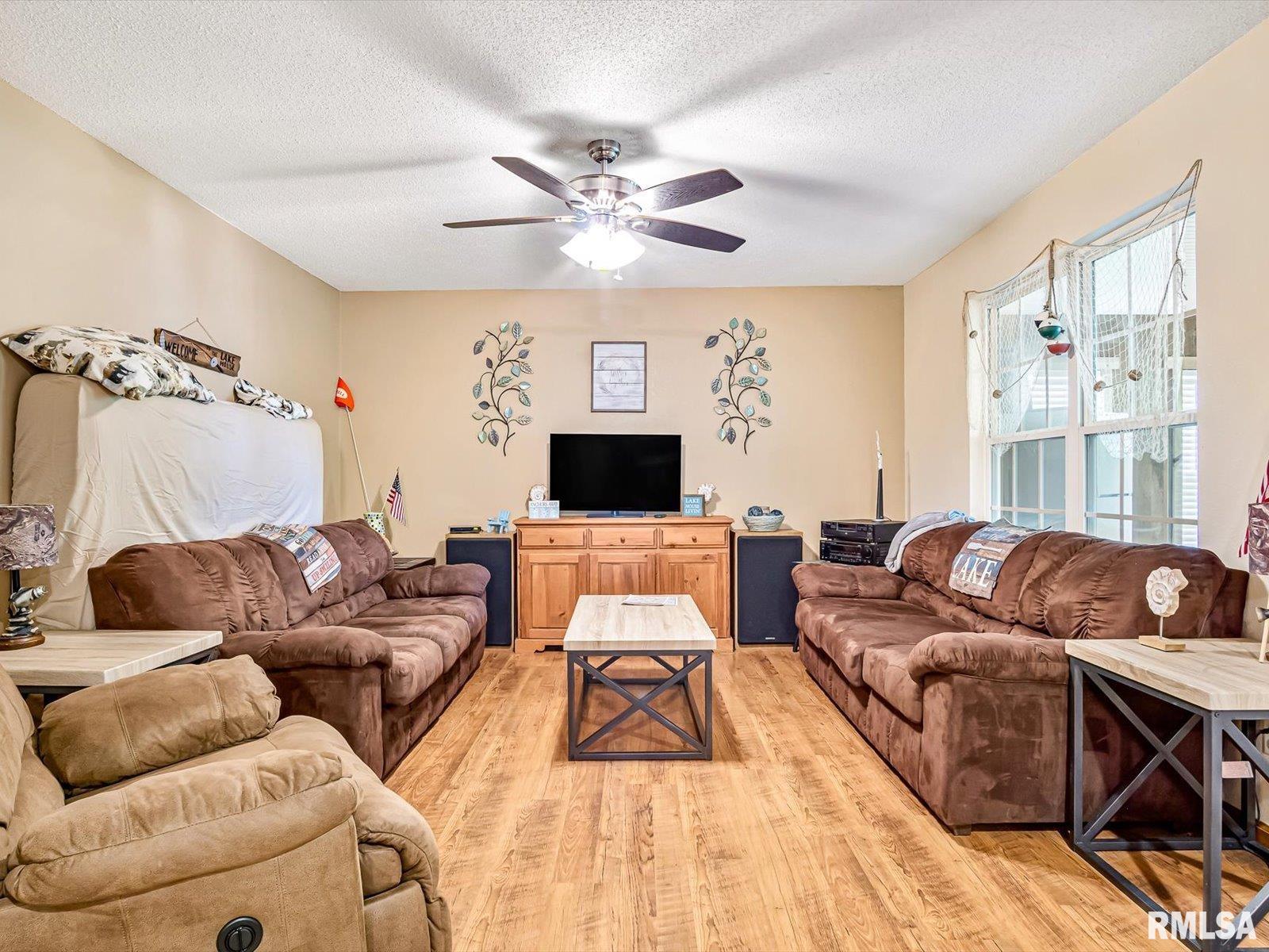 2234 Cascade Lane Centralia, IL 62801 - Photo 5 of 21