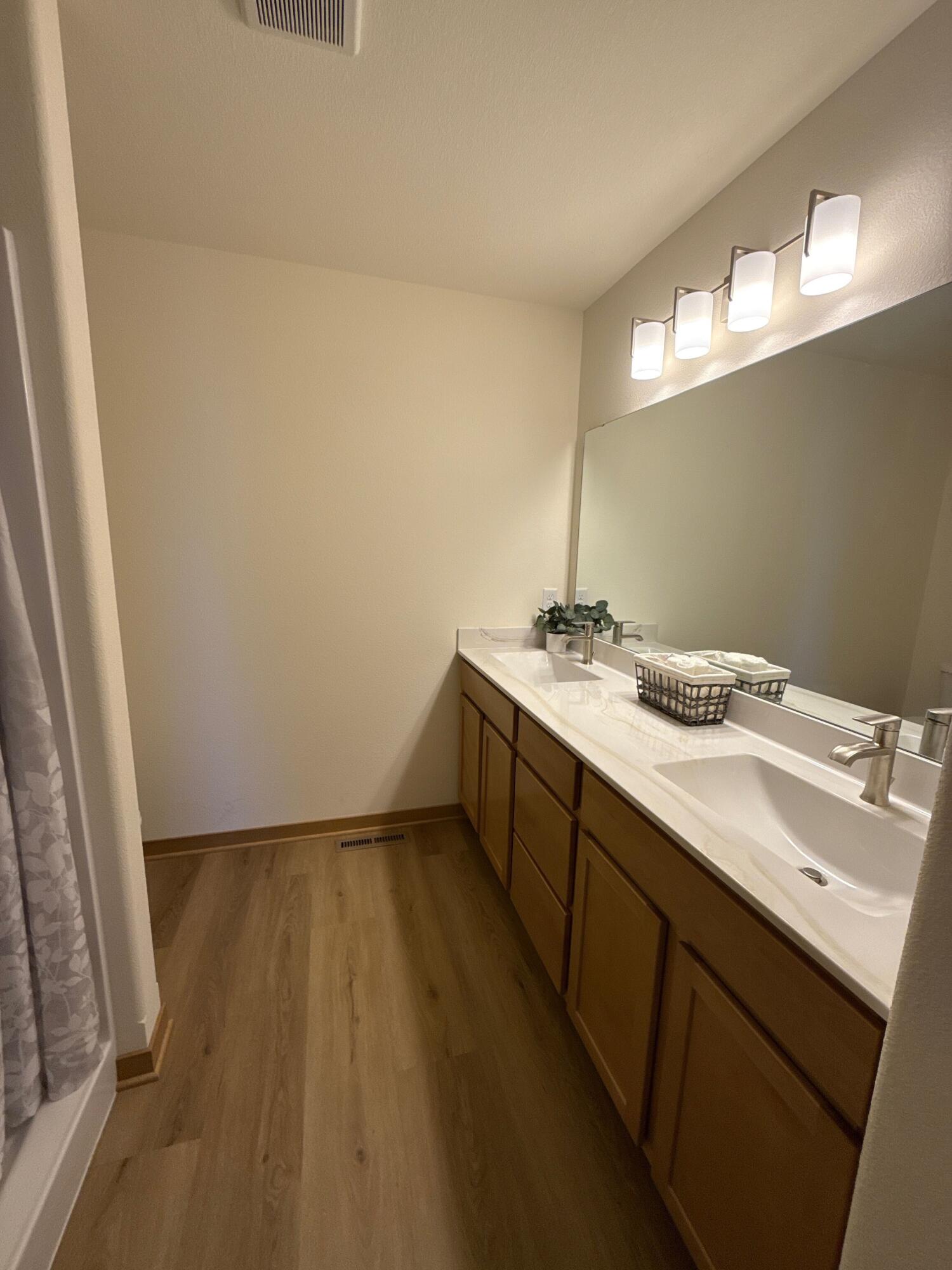 1313 Peony Place Fort Atkinson, WI 53538 - Photo 8 of 21 mobile-photo (5)