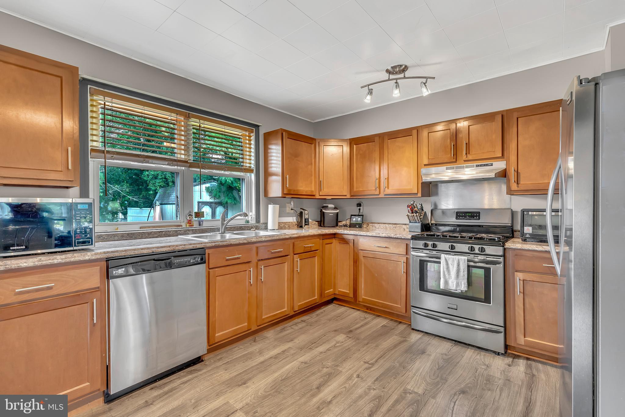 139 East Evesham Road Runnemede, NJ 08078 - Photo 7 of 12