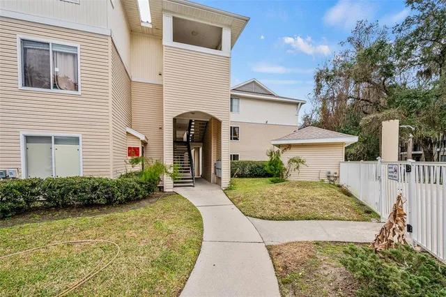 $179,000 | 3921 Southwest 34th Street, Unit 208, Gainesville, FL 32608
