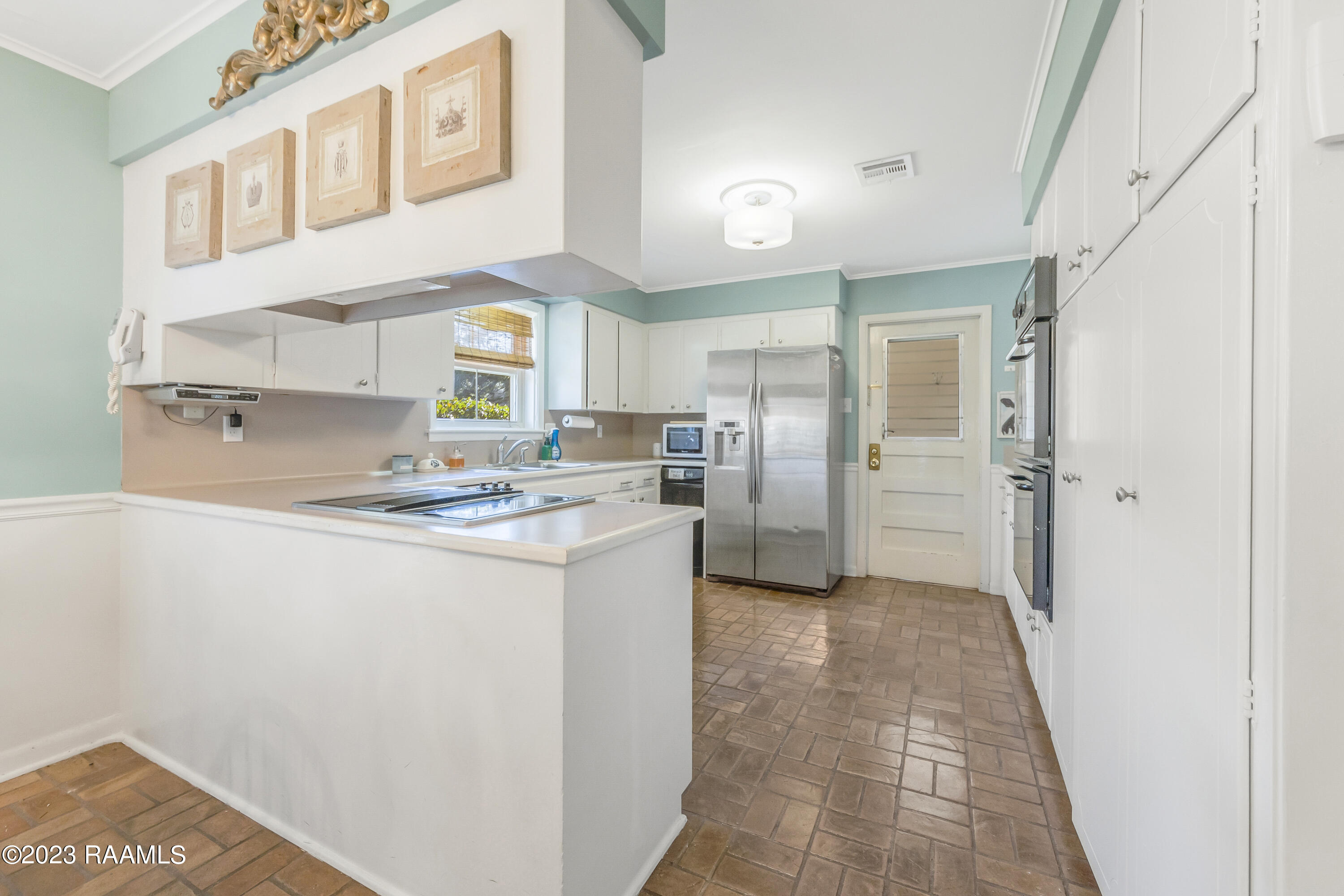 1006 Greenbriar Road Lafayette, LA 70503 - Photo 11 of 38 Kitchen