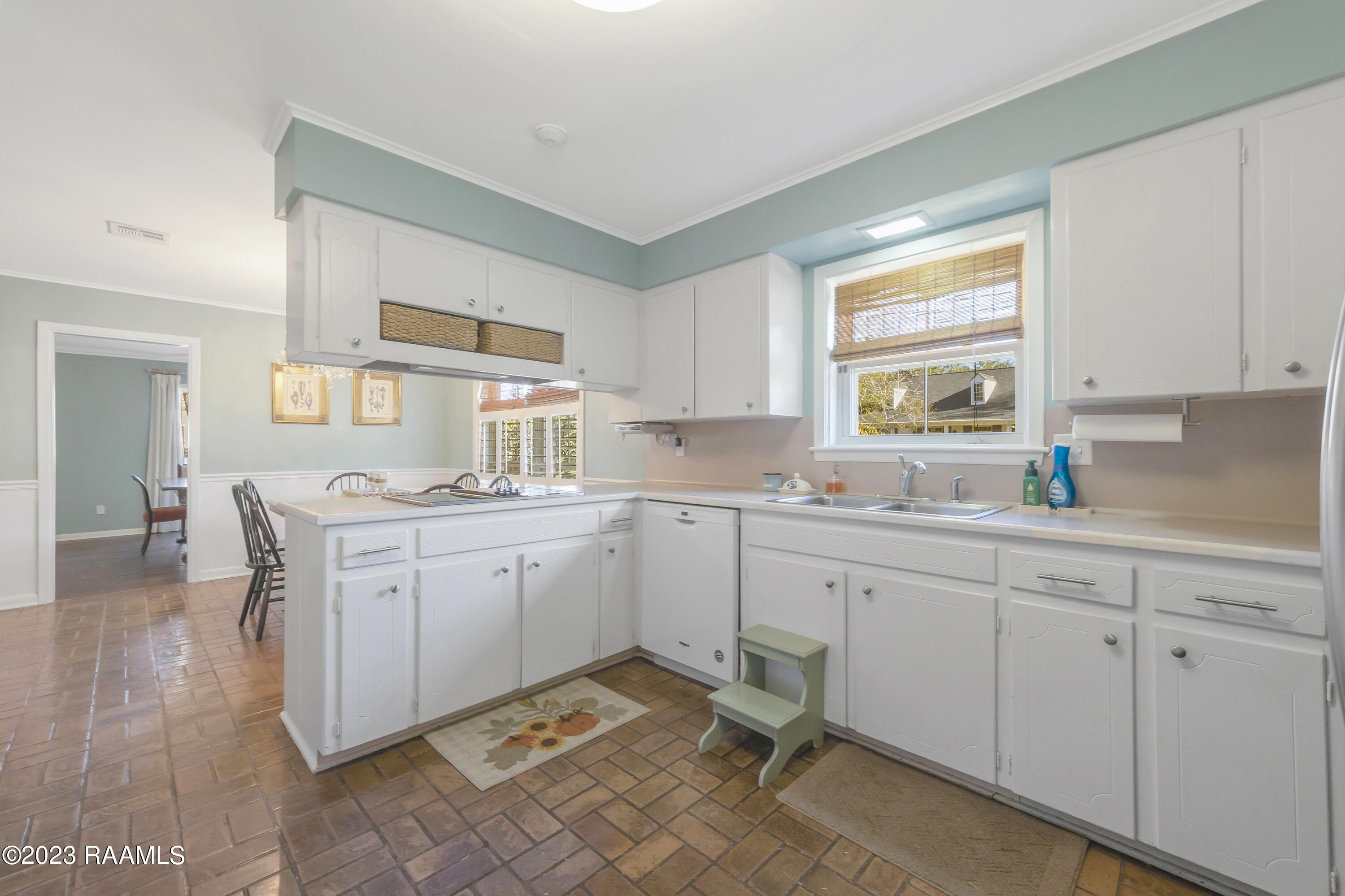 1006 Greenbriar Road Lafayette, LA 70503 - Photo 12 of 38 Kitchen