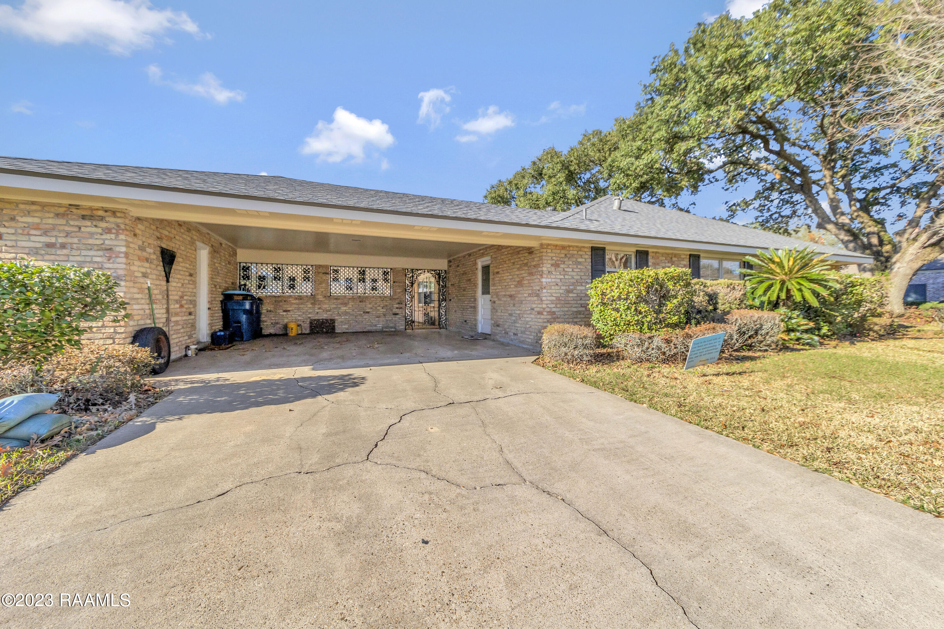 1006 Greenbriar Road Lafayette, LA 70503 - Photo 4 of 38 Side-W Bayou Pkwy