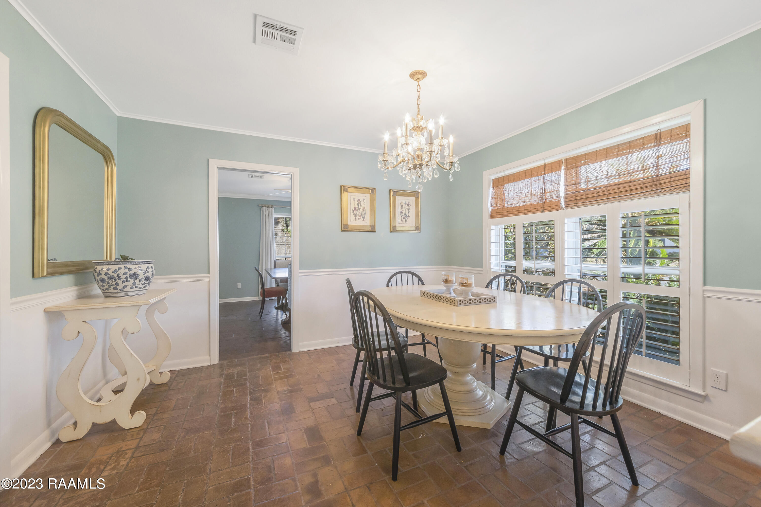 1006 Greenbriar Road Lafayette, LA 70503 - Photo 10 of 38 Breakfast Area