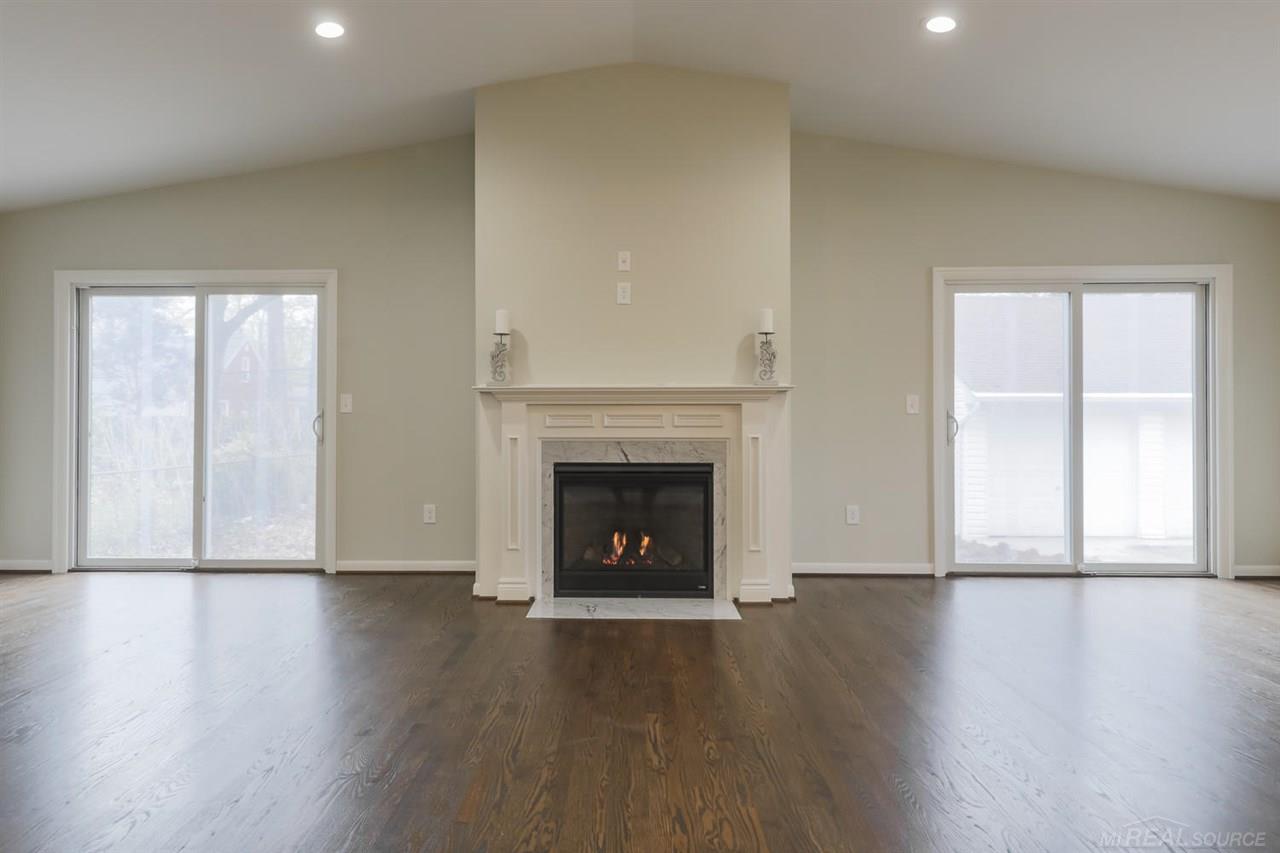 323 Lothrop Road Grosse Pointe, MI 48236 - Photo 30 of 41 31378276-29.JPG