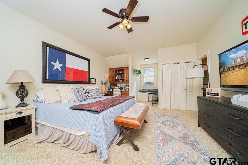 19980 FM 449 Longview, TX 75605 - Photo 20 of 48 a living room with furniture and a flat screen tv