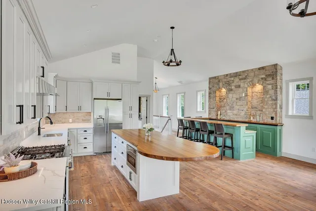 $1,999,999 | 5433 Highway 23, Windham, NY 12496