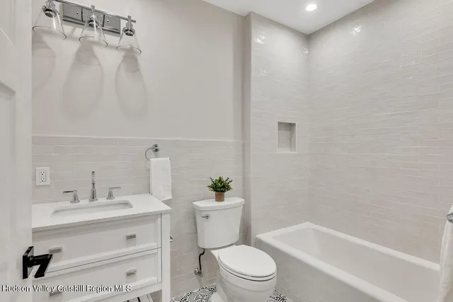 $1,999,999 | 5433 Highway 23, Windham, NY 12496