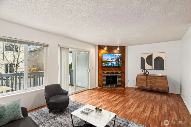 $275,000 | 8823 Holly Drive, Unit D203, Everett, WA 98208