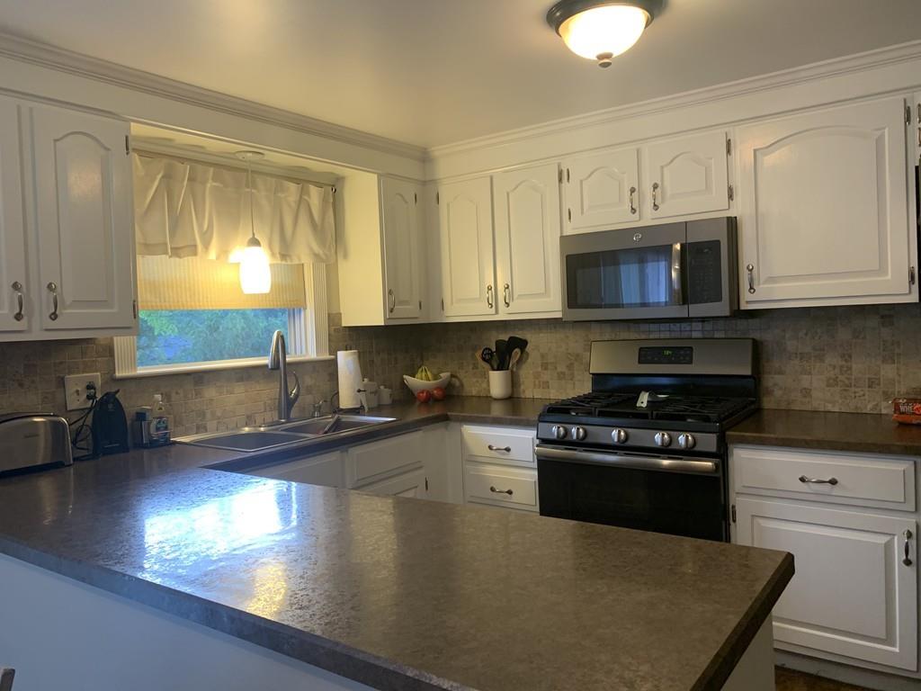 640 Sharps Road Swansea, MA 02777 - Photo 3 of 15 Gallery Image 3