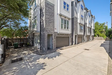 $624,900 | 916 Yale Street, Unit A, Houston, TX 77008
