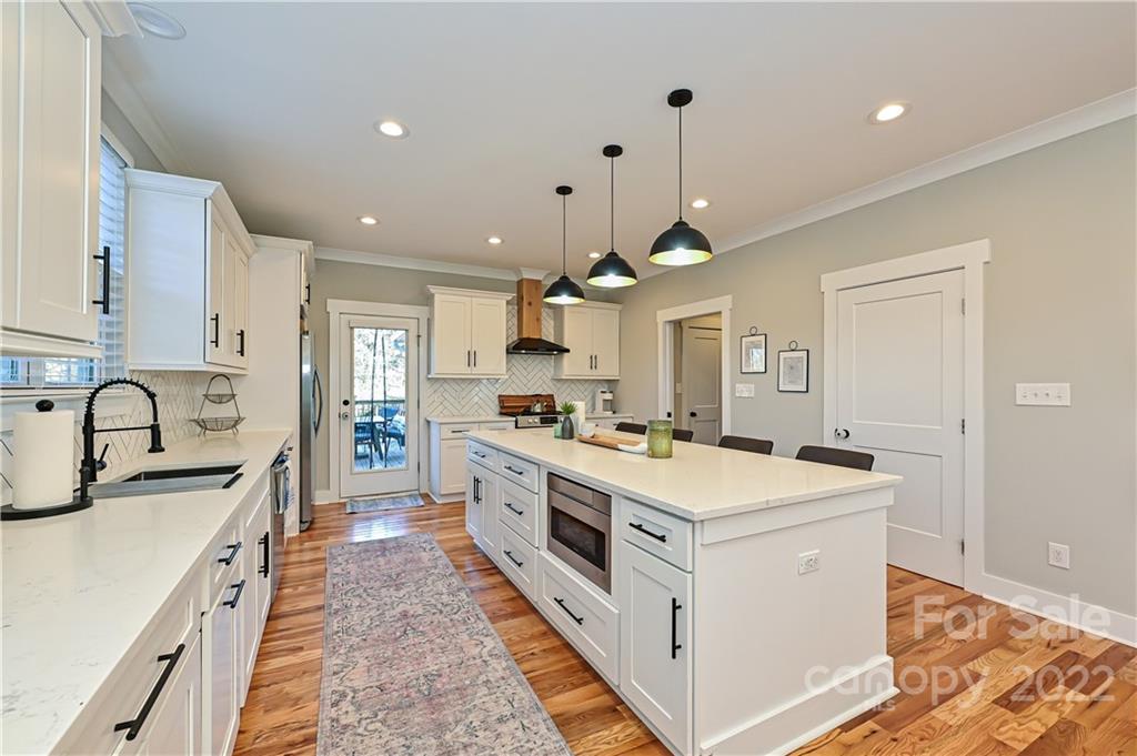 4928 Valley Stream Road Charlotte, NC 28209 - Photo 10 of 47 Gallery Image 10