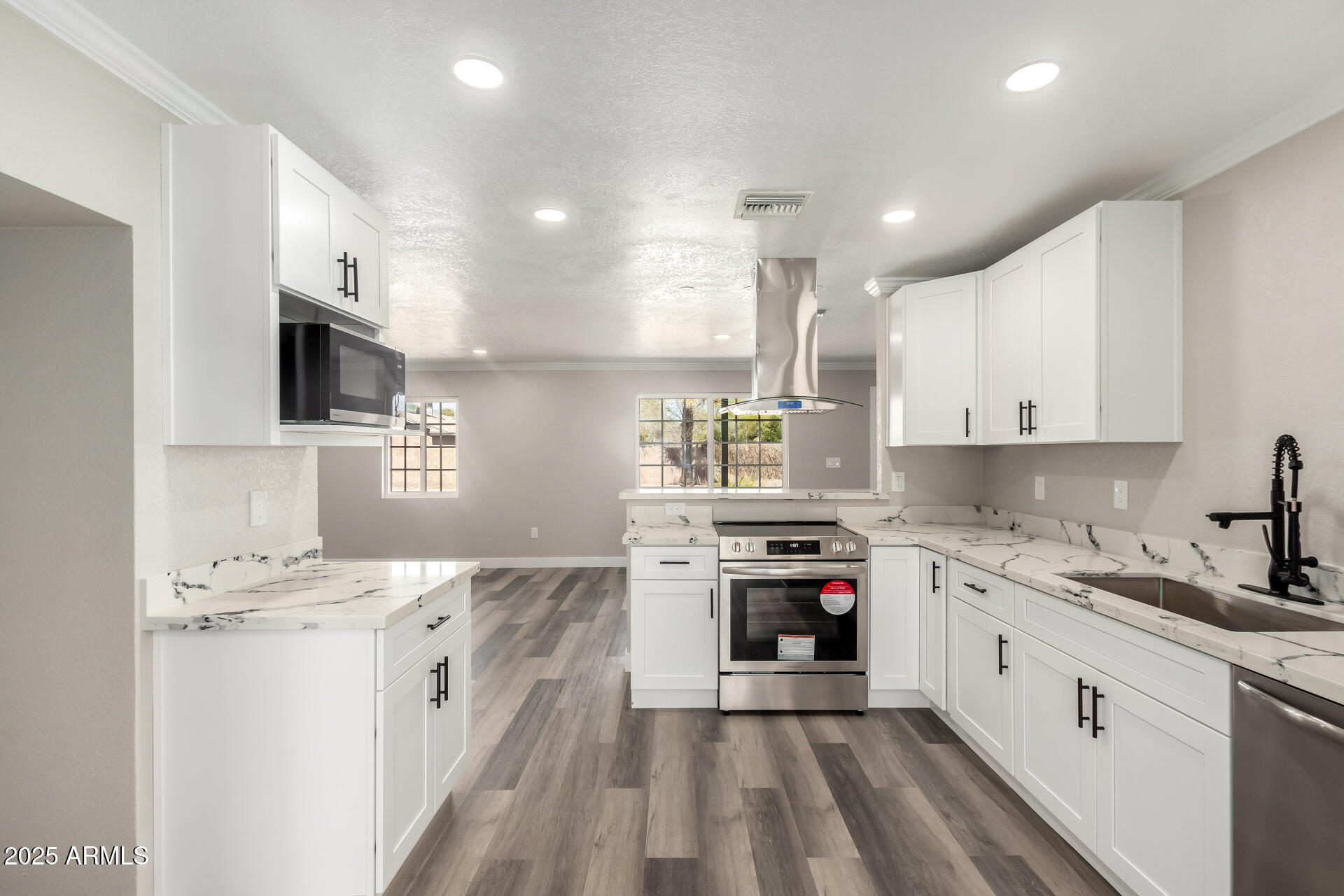 3249 East Nisbet Road Phoenix, AZ 85032 - Photo 10 of 31 10- Nisbet