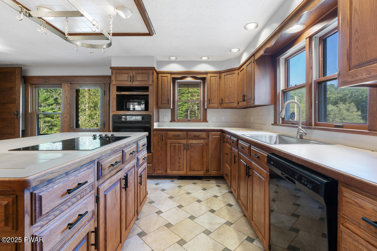 237 Woodtown Road Shohola, PA 18458 - Photo 15 of 56