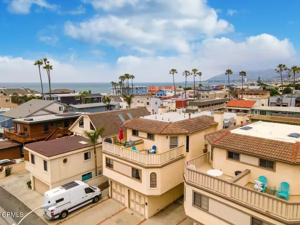 a picture of a city view