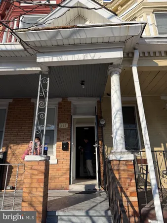 a view of an entryway of the house