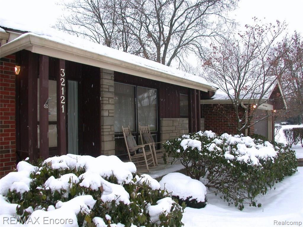 32121 Red Clover Road Farmington Hills, MI 48334 - Photo 2 of 45