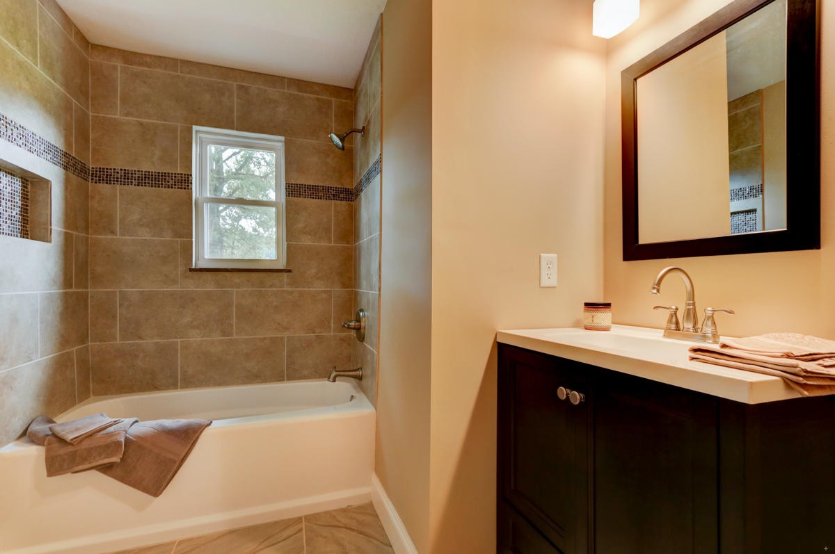 1408 Hillvale Road Louisville, TN 37777 - Photo 15 of 21 Gallery Image 15