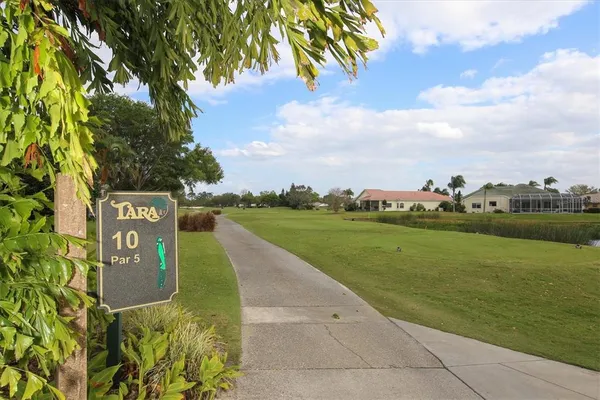 $265,000 | 7133 Cedar Hollow Circle, Unit 22102, Bradenton, FL 34203