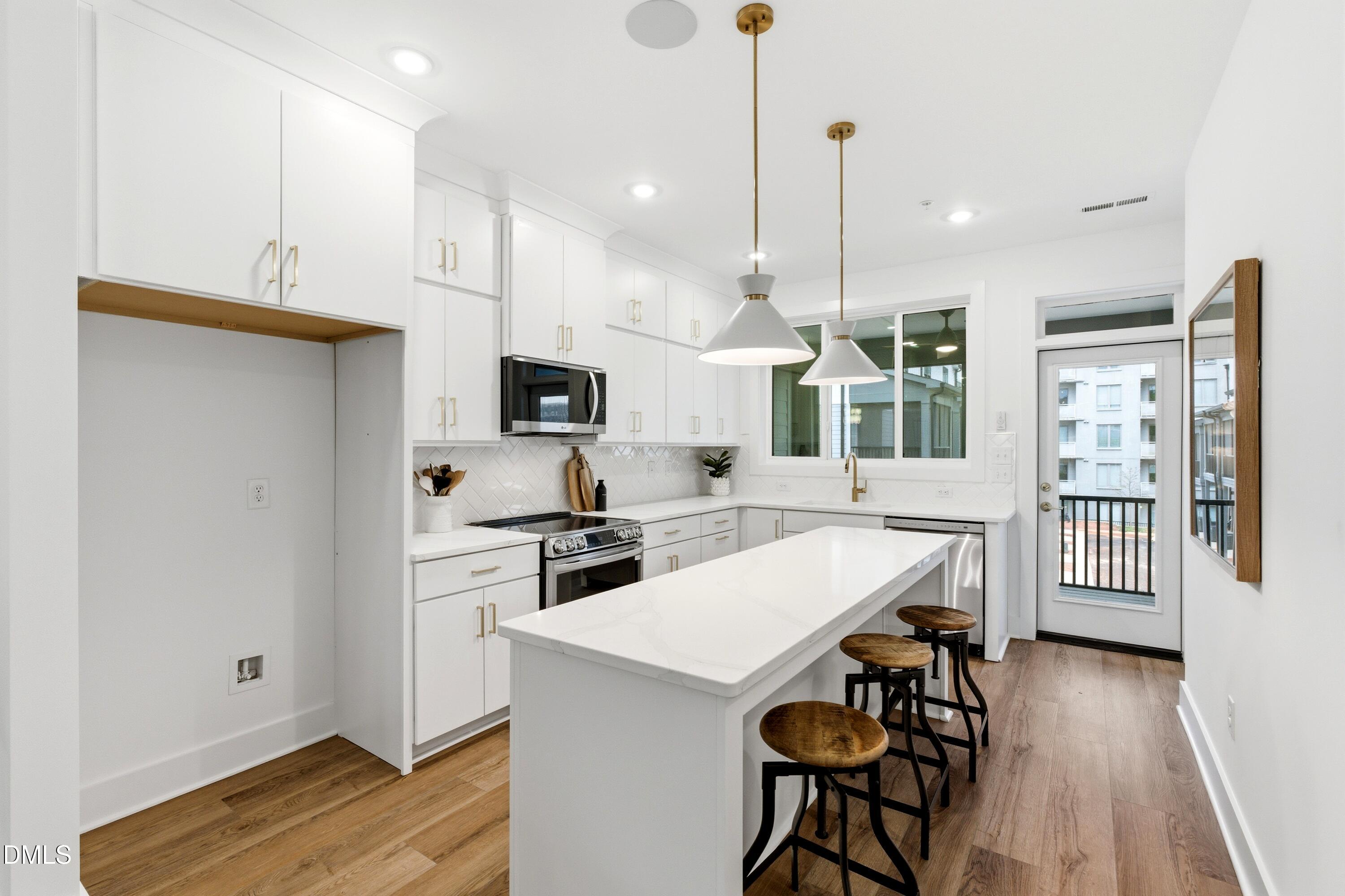 710 West North Street, Unit 102 Raleigh, NC 27603 - Photo 19 of 44 Gourmet Kitchen