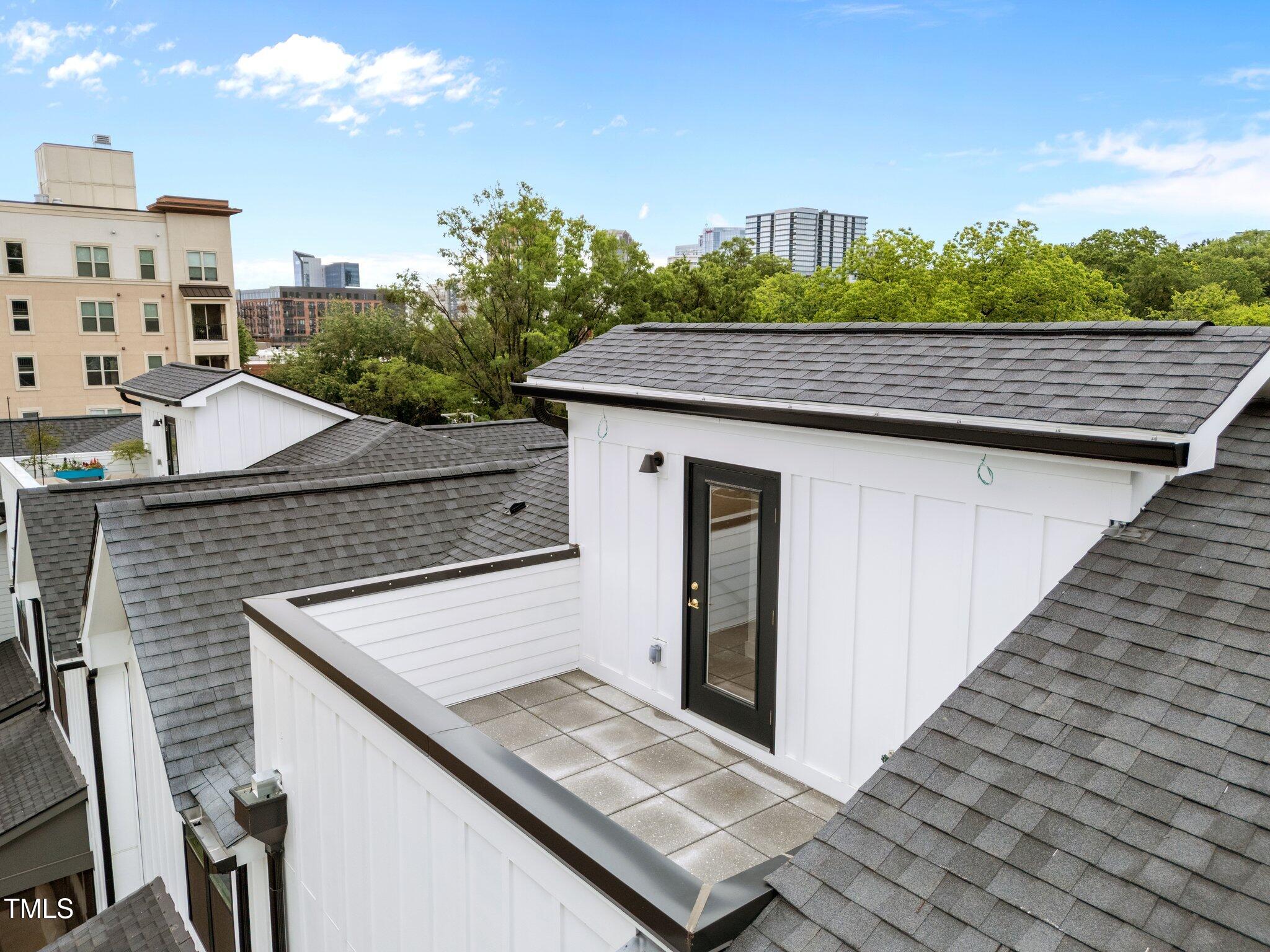 710 West North Street, Unit 102 Raleigh, NC 27603 - Photo 38 of 44 a view of a terrace