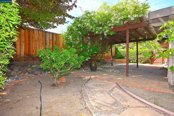 $1,158,000 | 385 Maureen Lane, Pleasant Hill, CA 94523