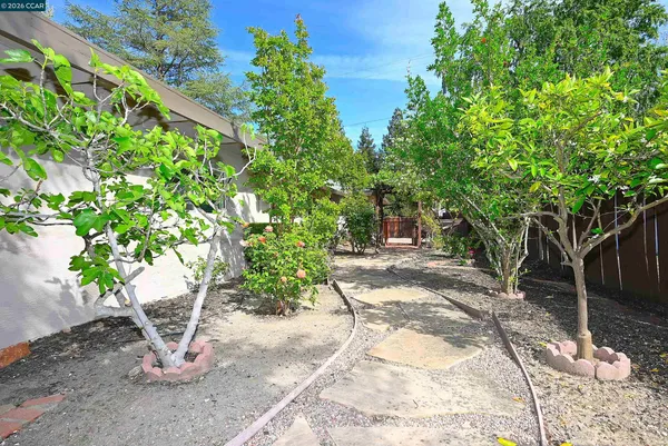 $1,158,000 | 385 Maureen Lane, Pleasant Hill, CA 94523