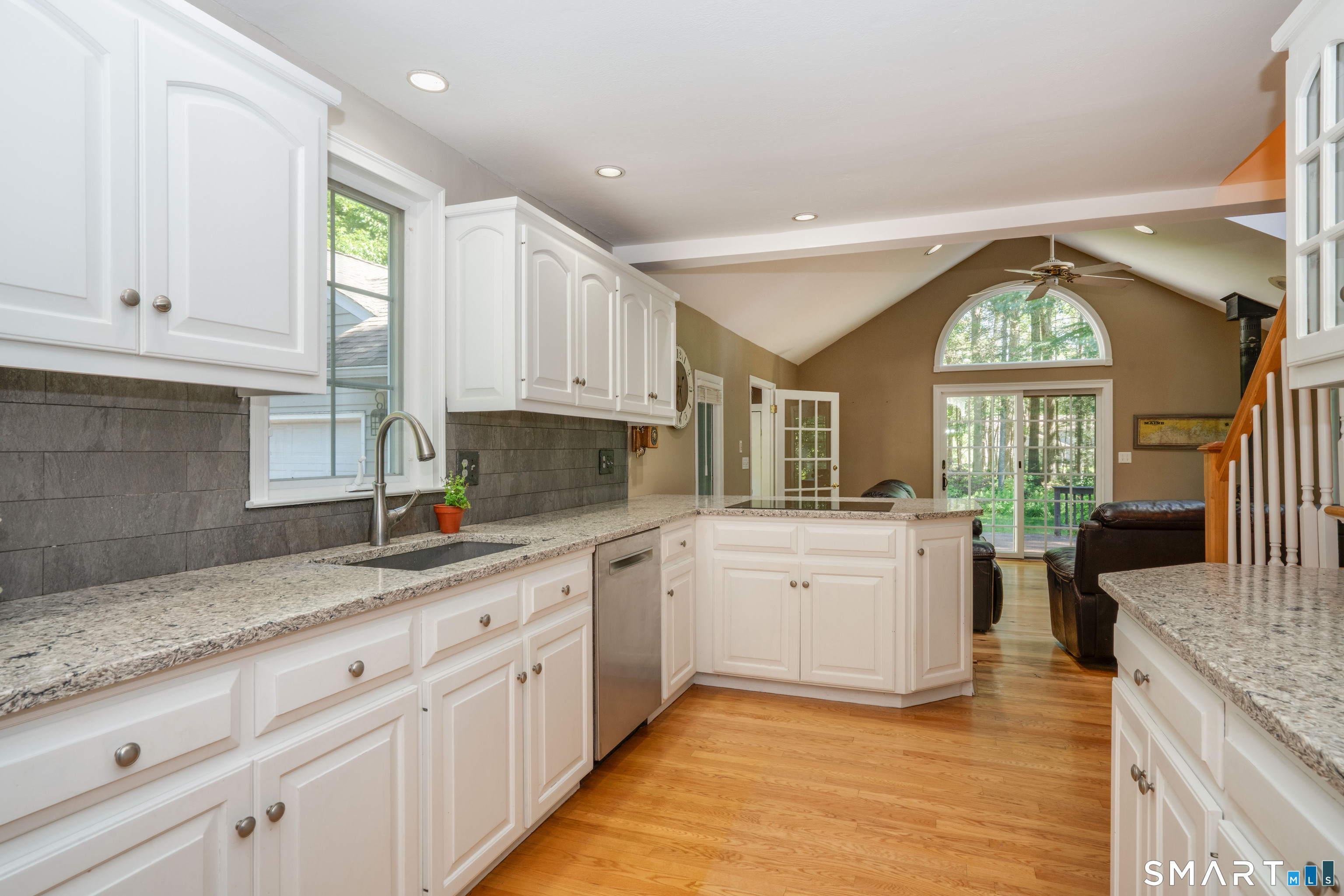 38 Hickory Hill Road Simsbury, CT 06070 - Photo 15 of 40